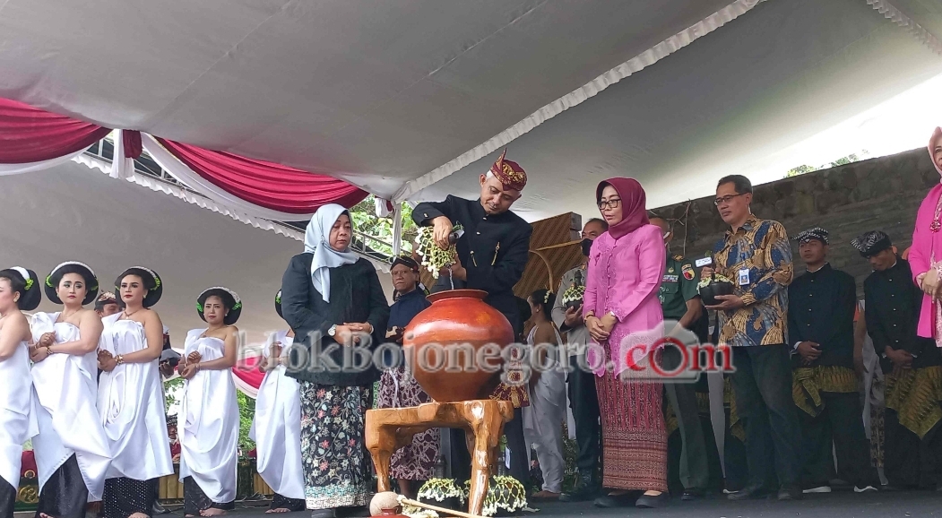 Pakai Air 7 Sumber, 36 Waranggono Ikuti Jamasan